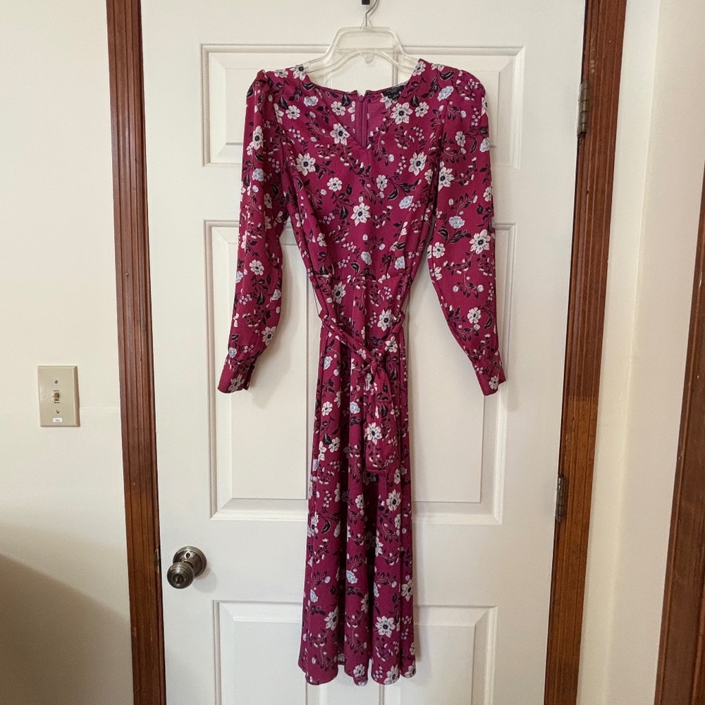 Ann Taylor purple satin floral dress, Fit and flare, Size 6P